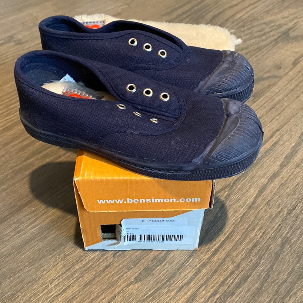 Brand New in Box Bensimon toddler shoes with options fuzzy inserts